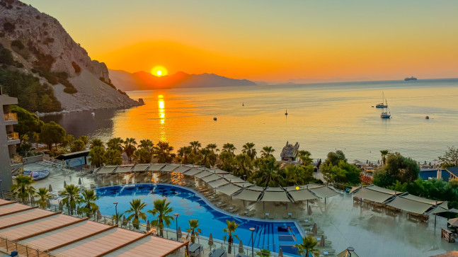 Turunç Premium Otel: Ege Kıyısında Zarafet, Lüks ve Huzurun Buluşma Noktası
